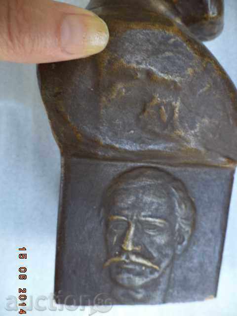 Παράδοση Προτομή του Hristo Botev από Ατανάς Dudulov Παράδοση Προτομή του Hristo Botev από Ατανάς Dudulov