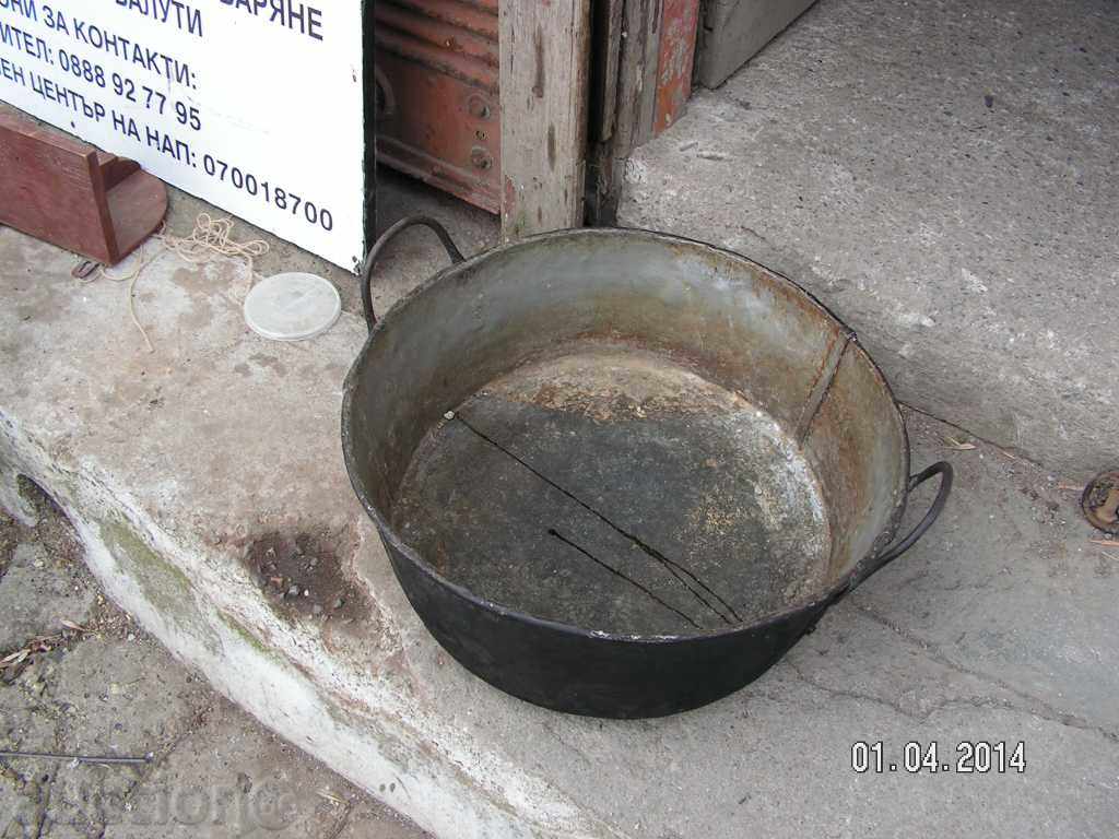 2674. BEAUTIFUL OLD TEA CALENDIA MED BAKER with price 70.00 BGN | € 35.79 2674. BEAUTIFUL OLD TEA CALENDIA MED BAKER with price 70.00 BGN | € 35.79