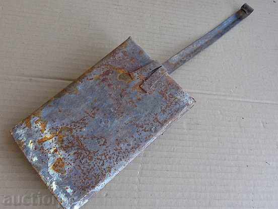 lopata veche forjate, lopata aragaz Pernik cu preț 20.00 BGN | € 10.23