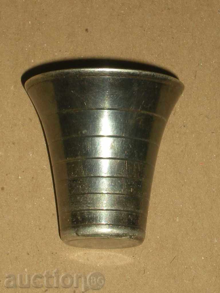 Delivery of Sell a set of 6 silver-plated shots.Red !! Delivery of Sell a set of 6 silver-plated shots.Red !!