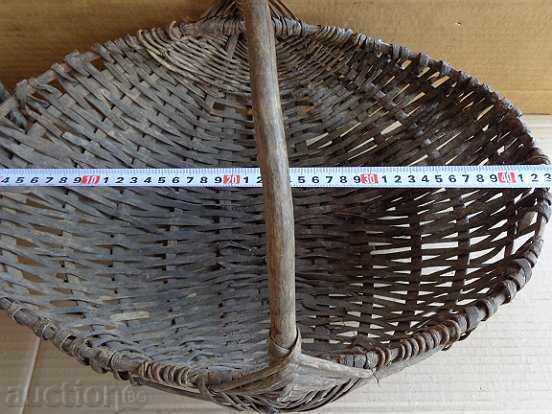 Auction Old knit basket, wooden Auction Old knit basket, wooden