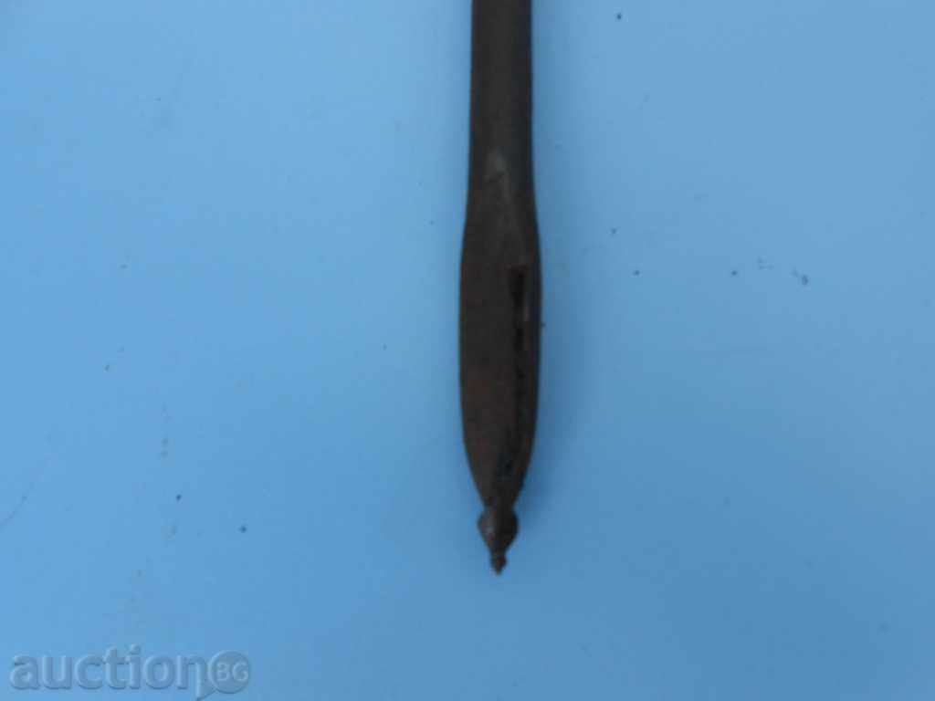 Old wooden screwdrivers with price 10.00 BGN | € 5.11 Old wooden screwdrivers with price 10.00 BGN | € 5.11