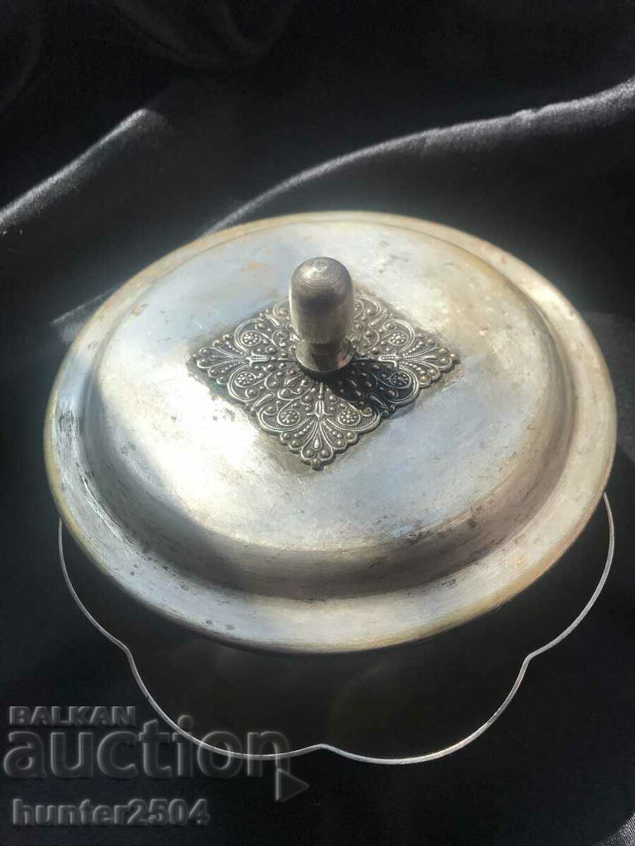 Auction Bowl with lid - silver-plated, 14 cm diam., 9 cm high. Auction Bowl with lid - silver-plated, 14 cm diam., 9 cm high.