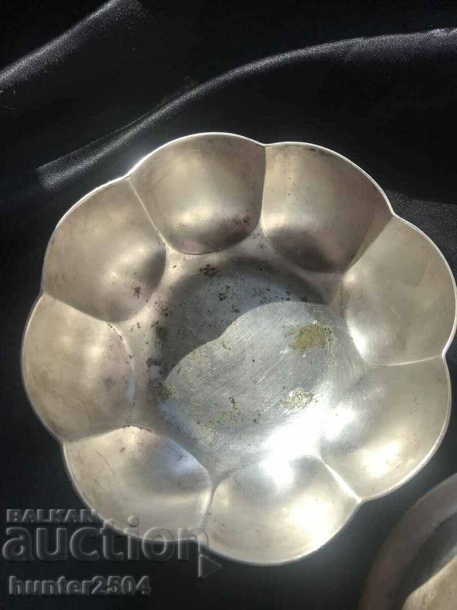 Delivery of Bowl with lid - silver-plated, 14 cm diam., 9 cm high. Delivery of Bowl with lid - silver-plated, 14 cm diam., 9 cm high.