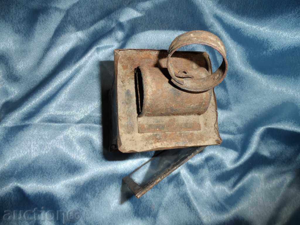 Old Lantern - 7 Old Lantern - 7