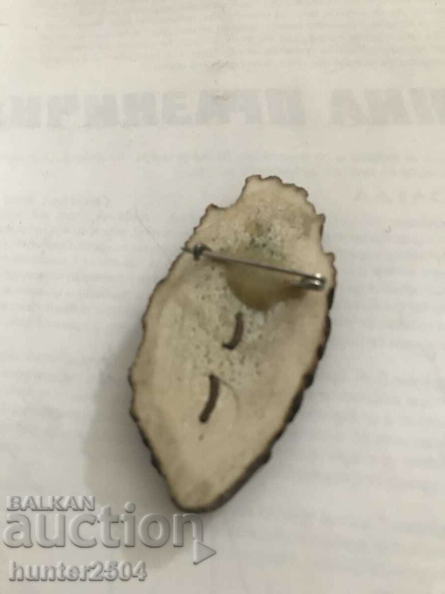 Auction Deer antler brooch-4.5/2 cm Auction Deer antler brooch-4.5/2 cm