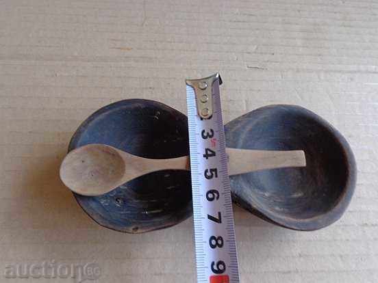 Παράδοση Παλαιό ξύλινο αλατοδοχείο, αλατιέρα με κουτάλι, ξύλινο Παράδοση Παλαιό ξύλινο αλατοδοχείο, αλατιέρα με κουτάλι, ξύλινο