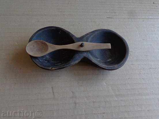 Παλαιό ξύλινο αλατοδοχείο, αλατιέρα με κουτάλι, ξύλινο Παλαιό ξύλινο αλατοδοχείο, αλατιέρα με κουτάλι, ξύλινο