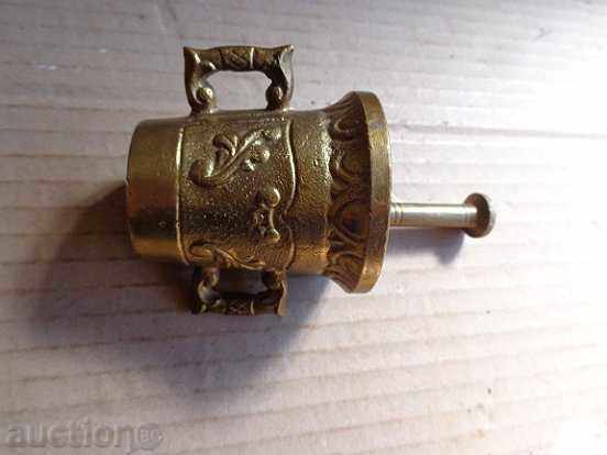 Auction Decorative bronze mortar, bronze mortar with hammer Auction Decorative bronze mortar, bronze mortar with hammer