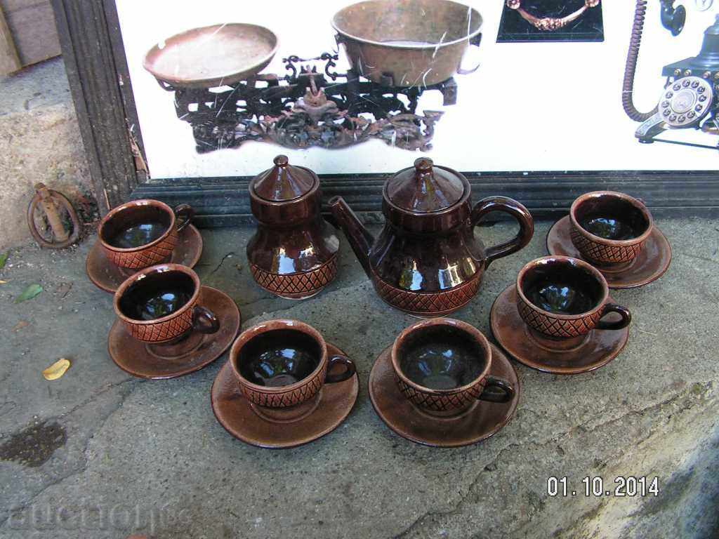 Δημοπρασία 3874. ΥΠΗΡΕΣΙΑ ΓΙΑ φλιτζάνια του καφέ πλάκα κανάτα και μπολ τη ζάχαρη Glazne Δημοπρασία 3874. ΥΠΗΡΕΣΙΑ ΓΙΑ φλιτζάνια του καφέ πλάκα κανάτα και μπολ τη ζάχαρη Glazne