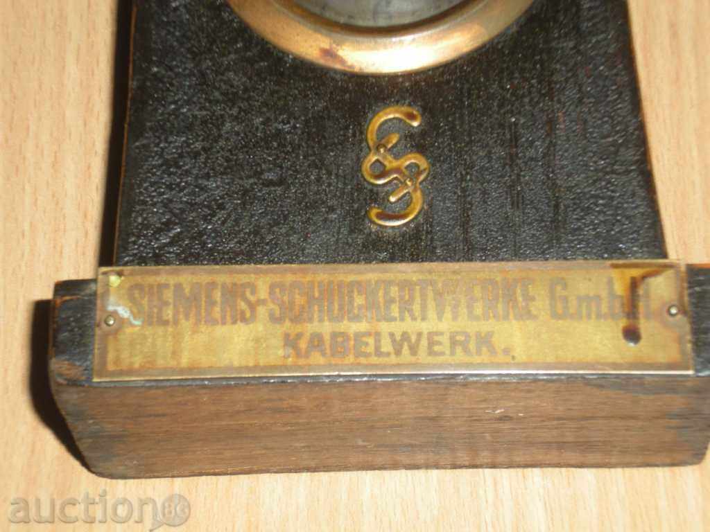I sell an old German desktop clock.Excellent !!!!!!!!!! with price 120.00 BGN | € 61.36