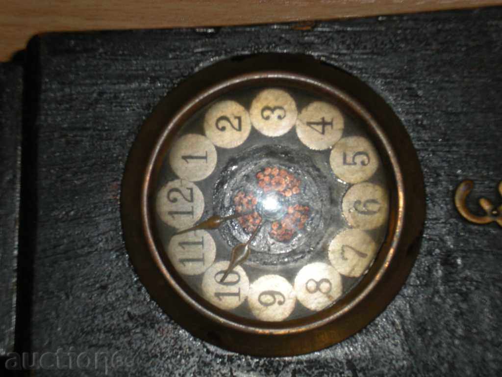 Delivery of I sell an old German desktop clock.Excellent !!!!!!!!!!