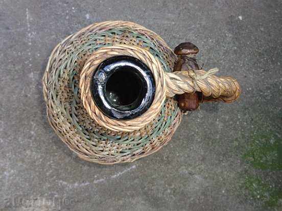 Auction An old wallet, a bottle, a bottle Auction An old wallet, a bottle, a bottle