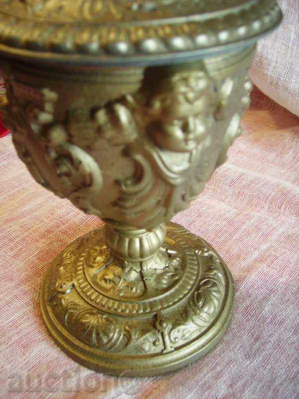 Auction I sell a large metal gas lamp Auction I sell a large metal gas lamp