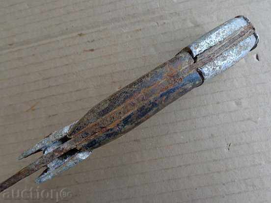 An old knife, a dagger, a log, a rustler - 6 An old knife, a dagger, a log, a rustler - 6