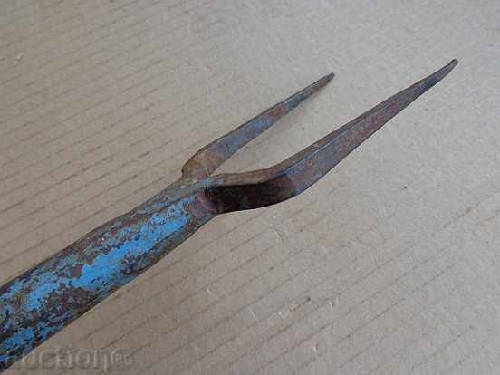 Auction  Old hand forged anvil for hair peeling