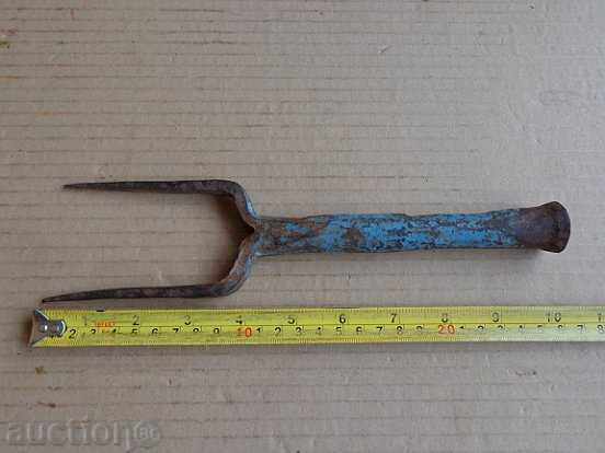 Old hand forged anvil for hair peeling - 5