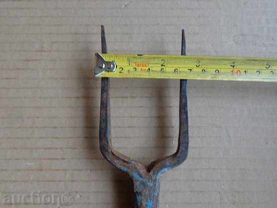 Old hand forged anvil for hair peeling - 6