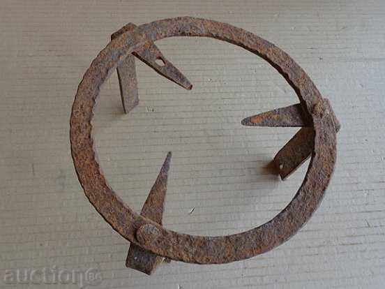 Παλιά πλαστά sazhek, τζάκι, σχάρα, σφυρήλατο σίδερο με τιμή 30.00 BGN | € 15.34 Παλιά πλαστά sazhek, τζάκι, σχάρα, σφυρήλατο σίδερο με τιμή 30.00 BGN | € 15.34