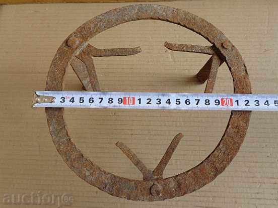 Старинен кован сажек, огнище, скара, ковано желязо с цена 43.00 лв. | € 21.99 Старинен кован сажек, огнище, скара, ковано желязо с цена 43.00 лв. | € 21.99