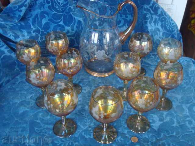 Glasses Colored glass, engraved + gift jug.