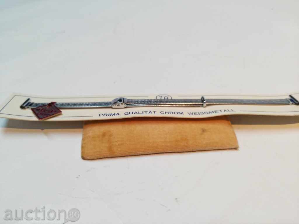 CHAIN CLOCK - 5 CHAIN CLOCK - 5