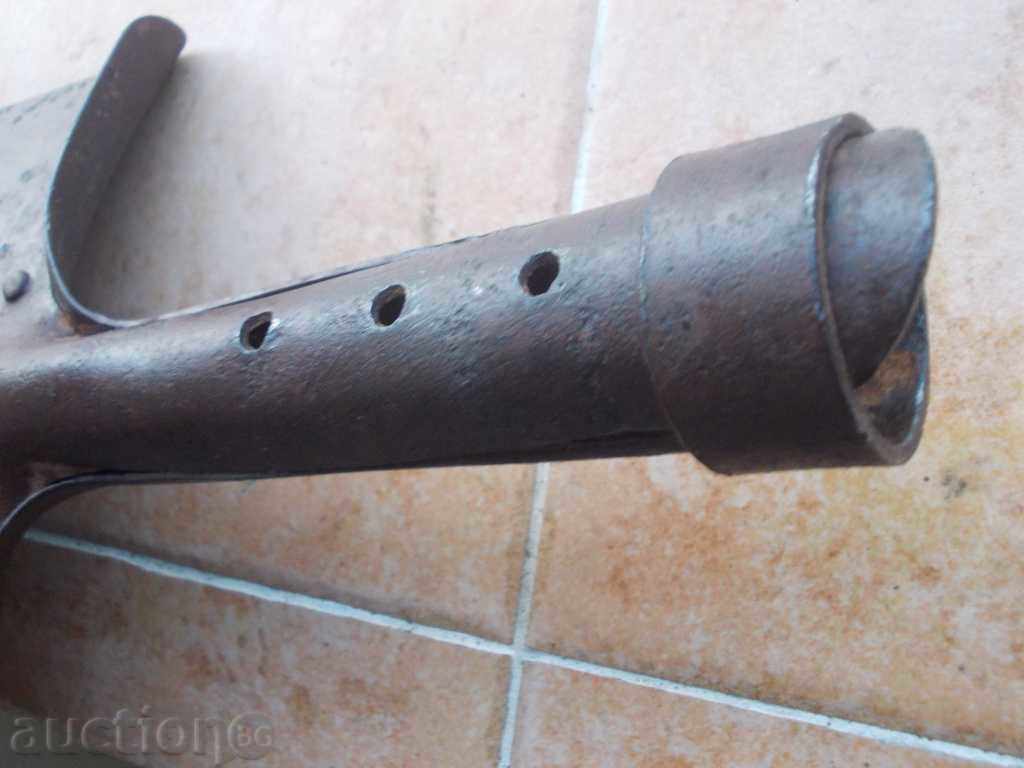 Auction She blasted a blade Auction She blasted a blade