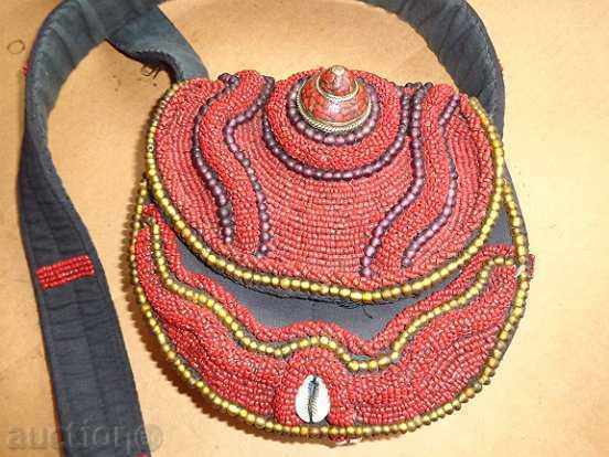 Geanta unica cu margele si scoici, geanta - UNICA cu preț 88.00 BGN | € 44.99