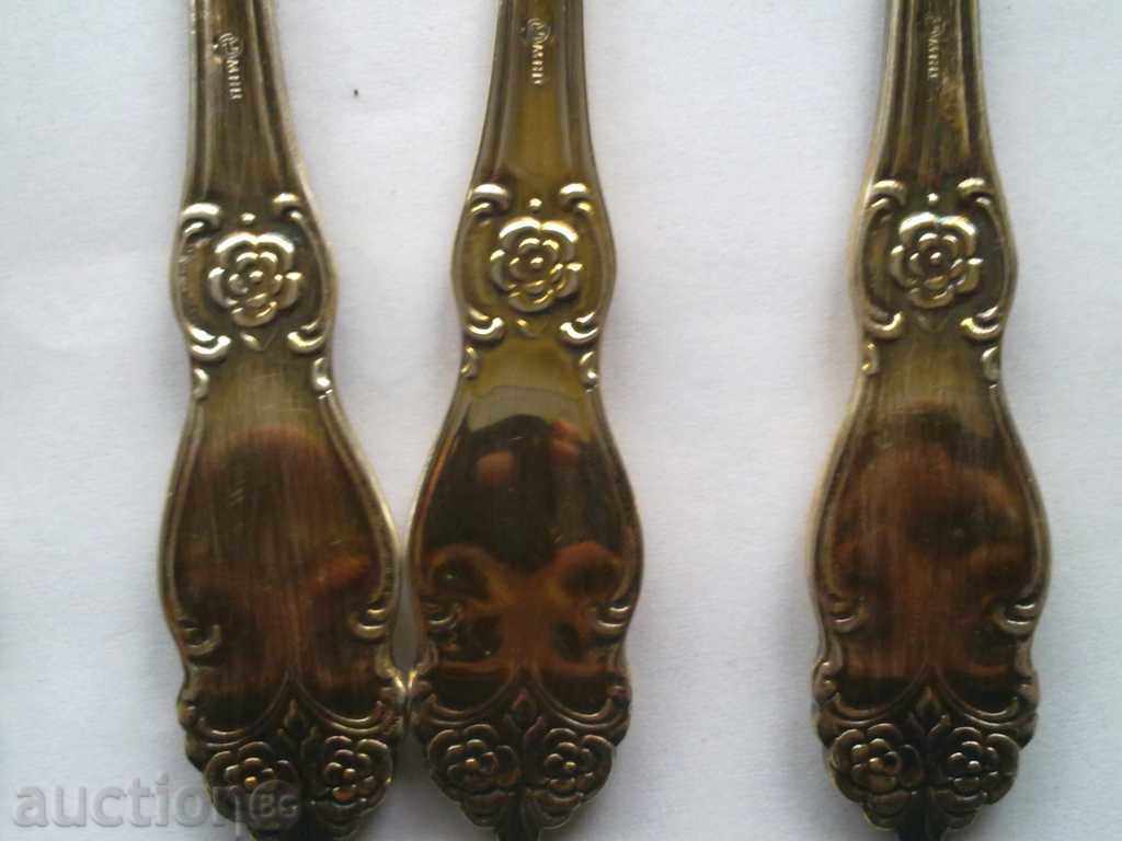 Delivery of Gold-plated forks Delivery of Gold-plated forks