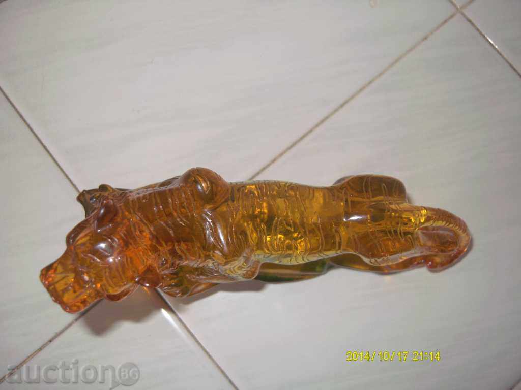 Delivery of Statuette, figure Delivery of Statuette, figure