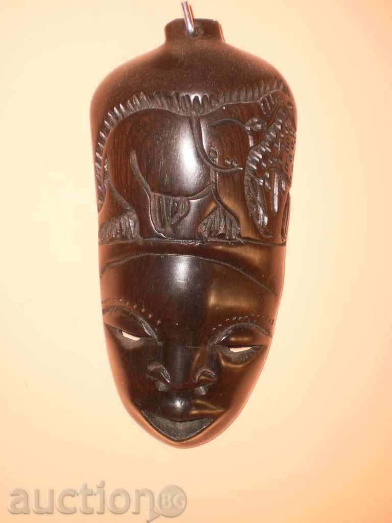 Африканска маска от абанос със слон от Малави
