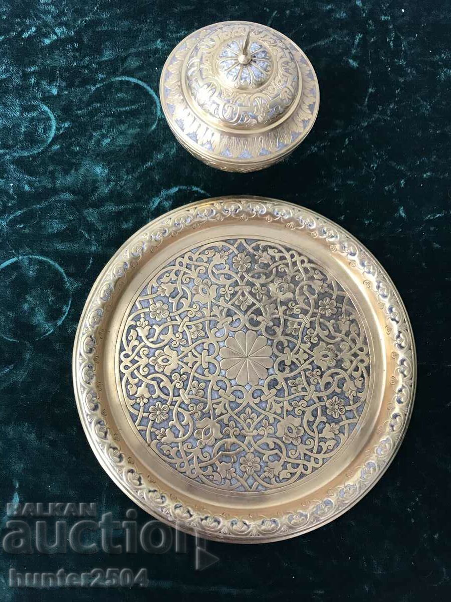Plate (25 cm) and sugar bowl (11/6 cm)