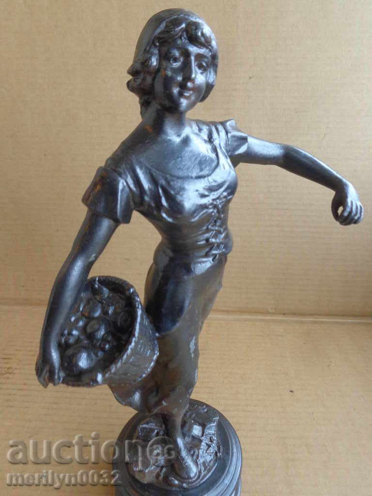 Figurine, metal sculpture, figure, statuette, statue with price 439.00 BGN | € 224.46