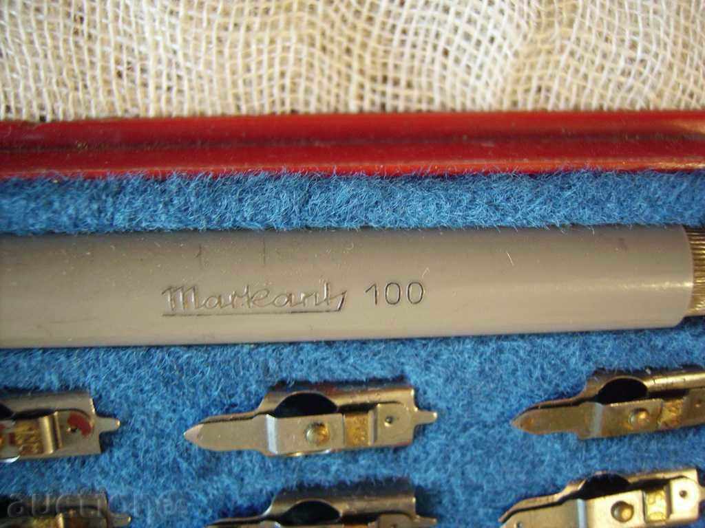 Auction  I sell a set of pillows