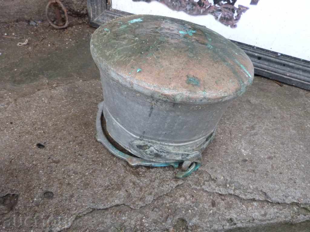 Auction  4513. BAKAR MEN'S KALAIDISAN INSIDE AND OUT OF MED