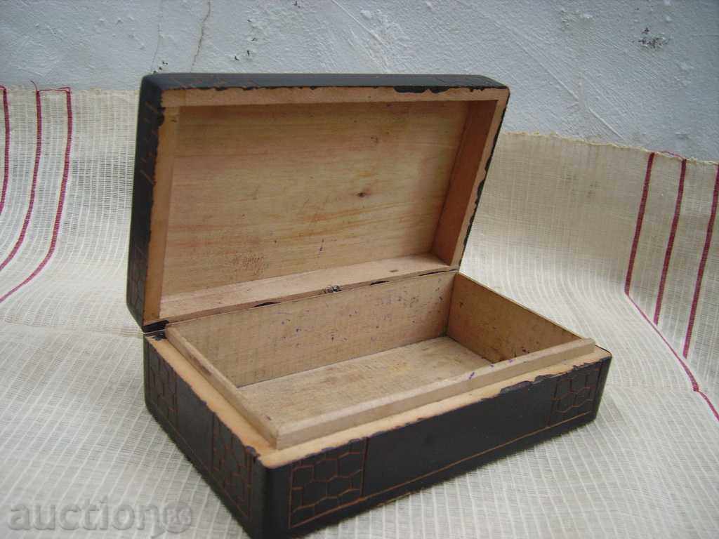 Auction I sell a toilet carved box Auction I sell a toilet carved box