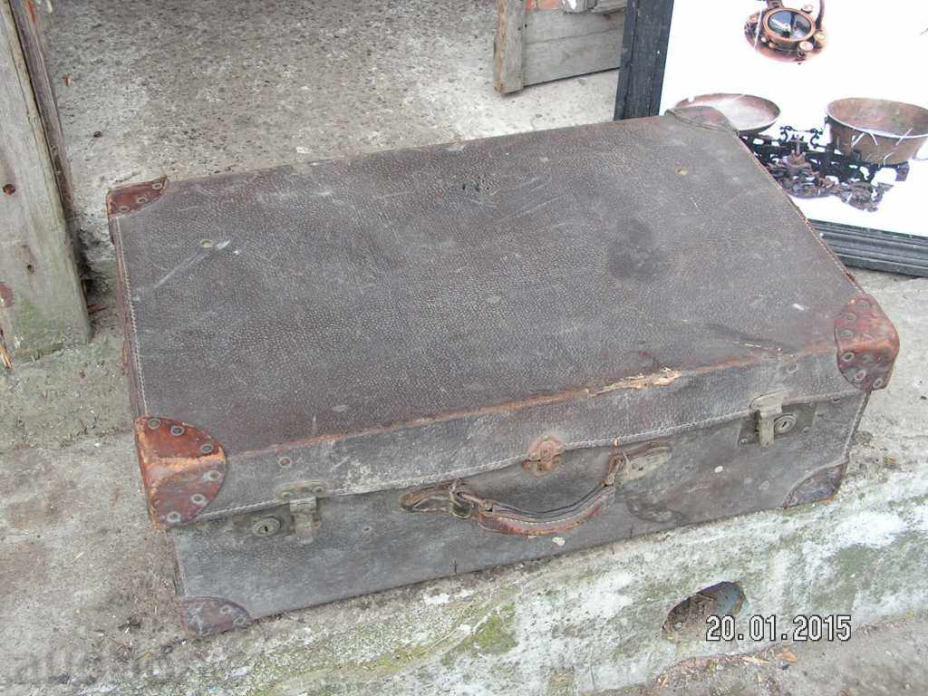 4664. STAR de lux din piele valiza HARDWARE cea mai mare conservate PIELE D cu preț 35.00 BGN | € 17.90 4664. STAR de lux din piele valiza HARDWARE cea mai mare conservate PIELE D cu preț 35.00 BGN | € 17.90