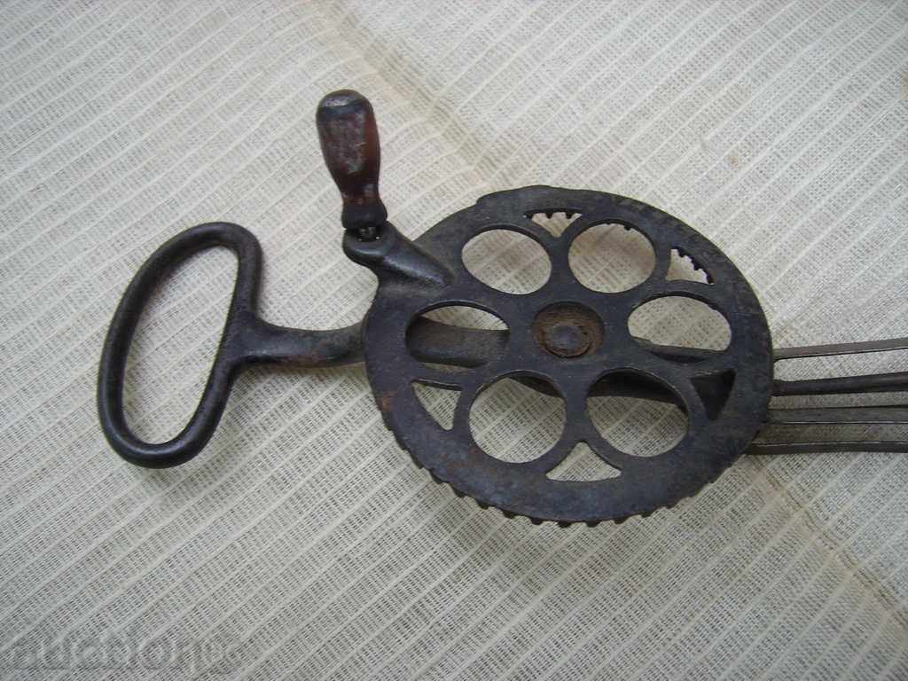 I sell an old handmade German mixer with price 30.00 BGN | € 15.34 I sell an old handmade German mixer with price 30.00 BGN | € 15.34