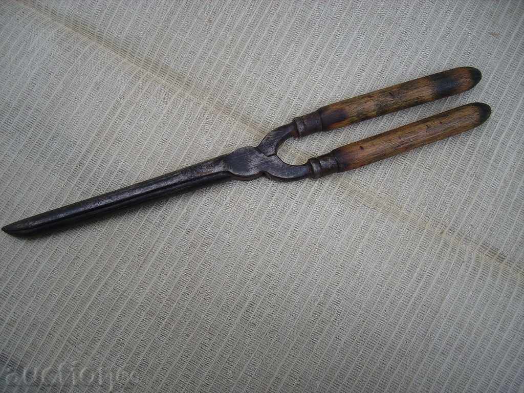 Πουλήστε παλιά κέρλινγκ με τιμή 30.00 BGN | € 15.34