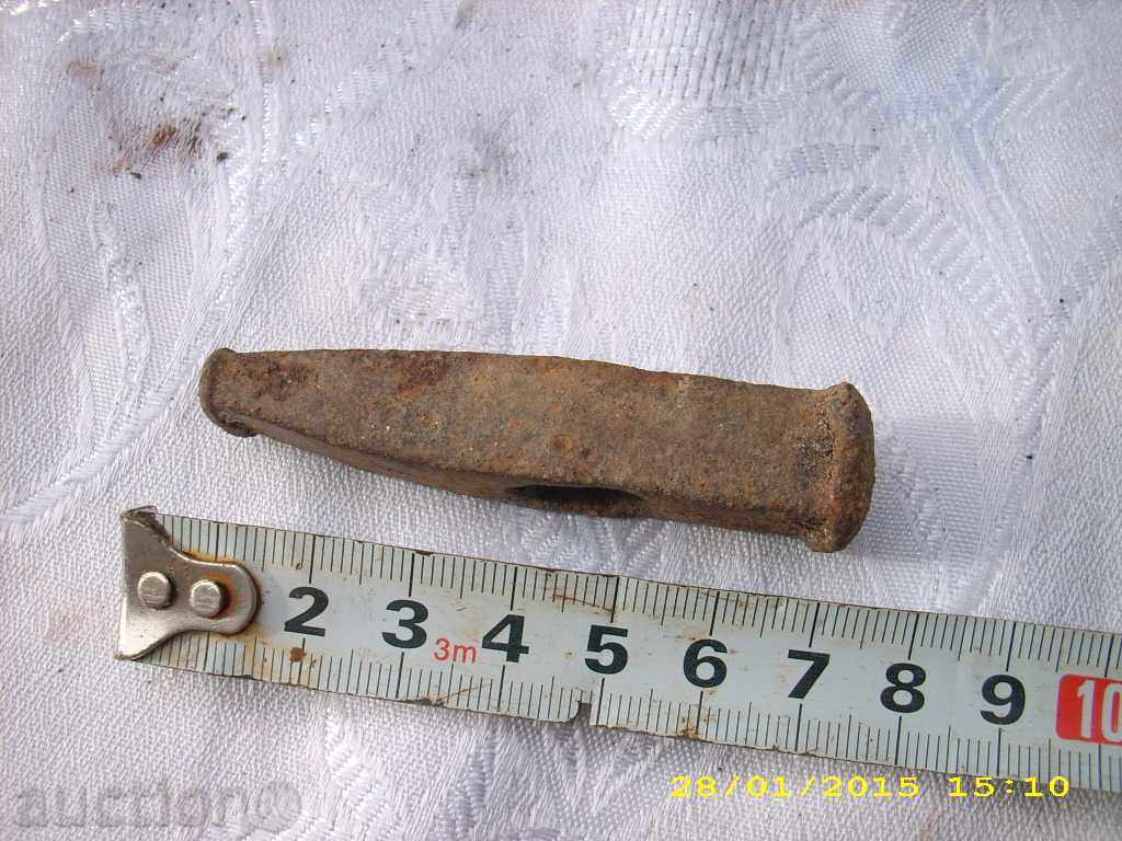 HORSE SMALL CHUCK - GOLDEN with price 2.99 BGN | € 1.53 HORSE SMALL CHUCK - GOLDEN with price 2.99 BGN | € 1.53