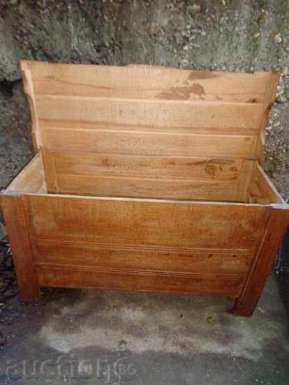 Old chest, chest of drawers, dresser, suitcase with price 299.00 BGN | € 152.88 Old chest, chest of drawers, dresser, suitcase with price 299.00 BGN | € 152.88