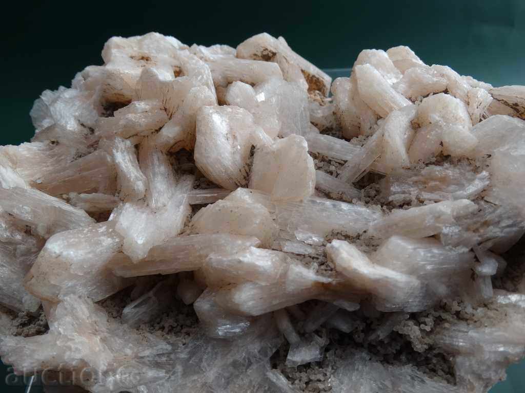 Apophilite - stilbit - druze with price 255.00 BGN | € 130.38