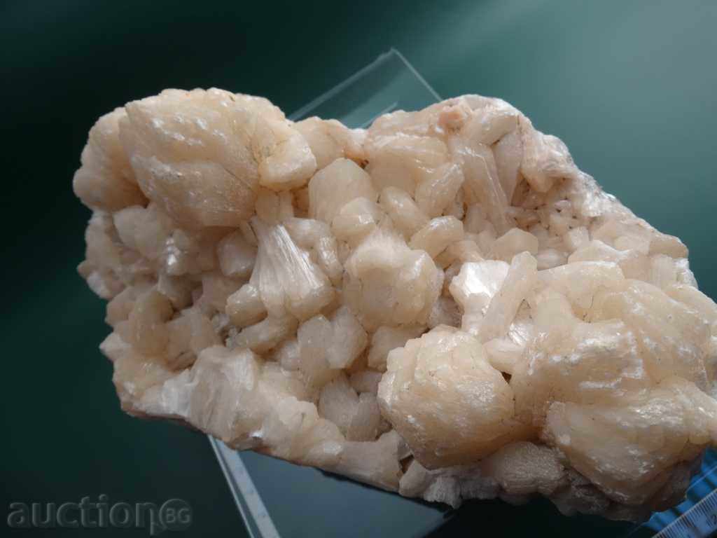 Auction Apophilite - stilbit - druze Auction Apophilite - stilbit - druze