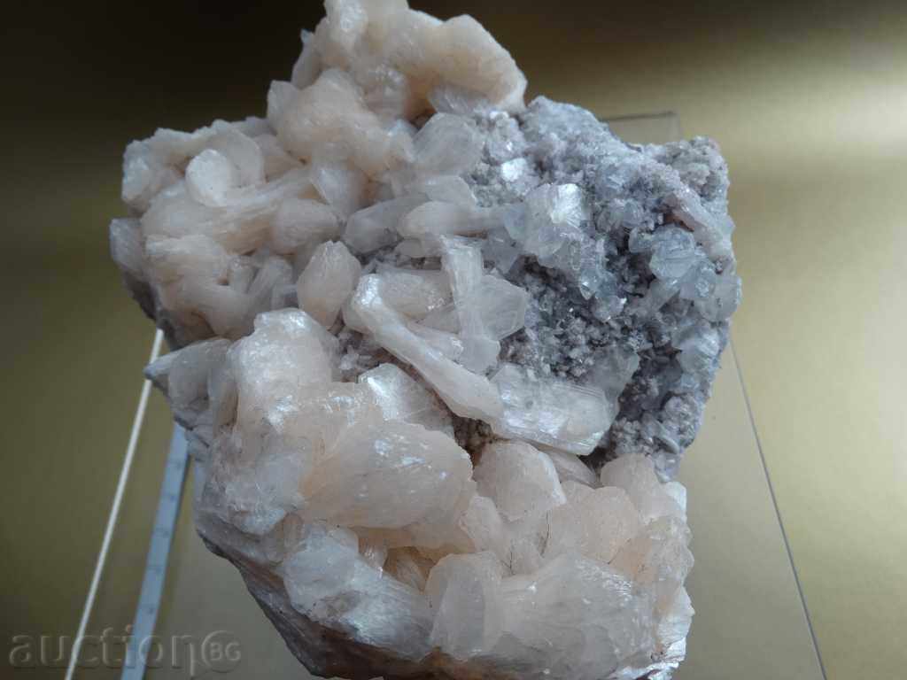 Auction Apophilite - stilbit - druze Auction Apophilite - stilbit - druze