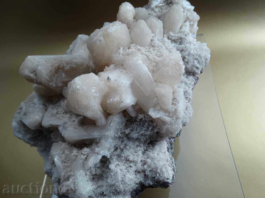 Delivery of Apophilite - stilbit - druze Delivery of Apophilite - stilbit - druze