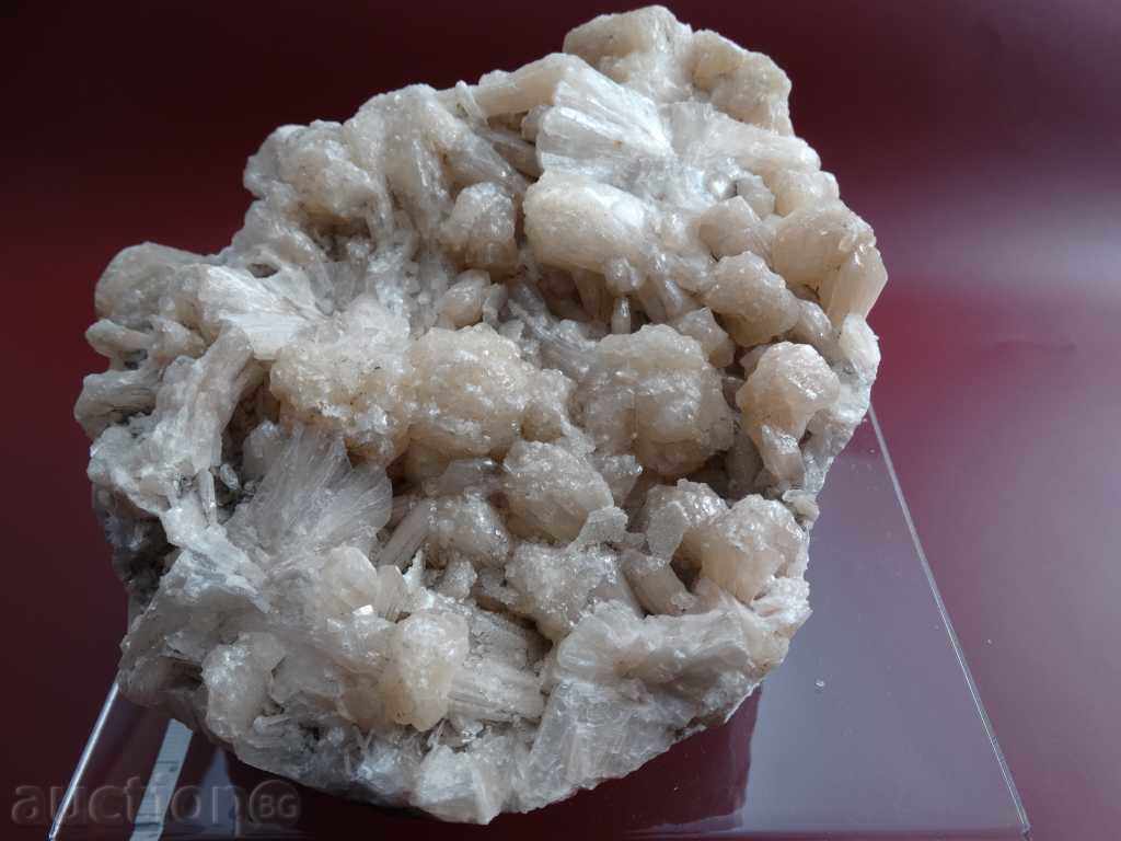 Auction Apophilite - stilbit - druze Auction Apophilite - stilbit - druze