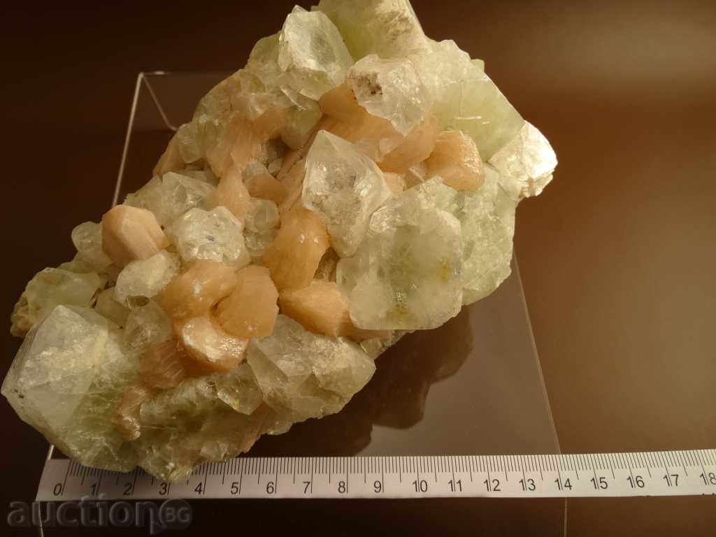 Аукцион Апофилит - стилбит - друза