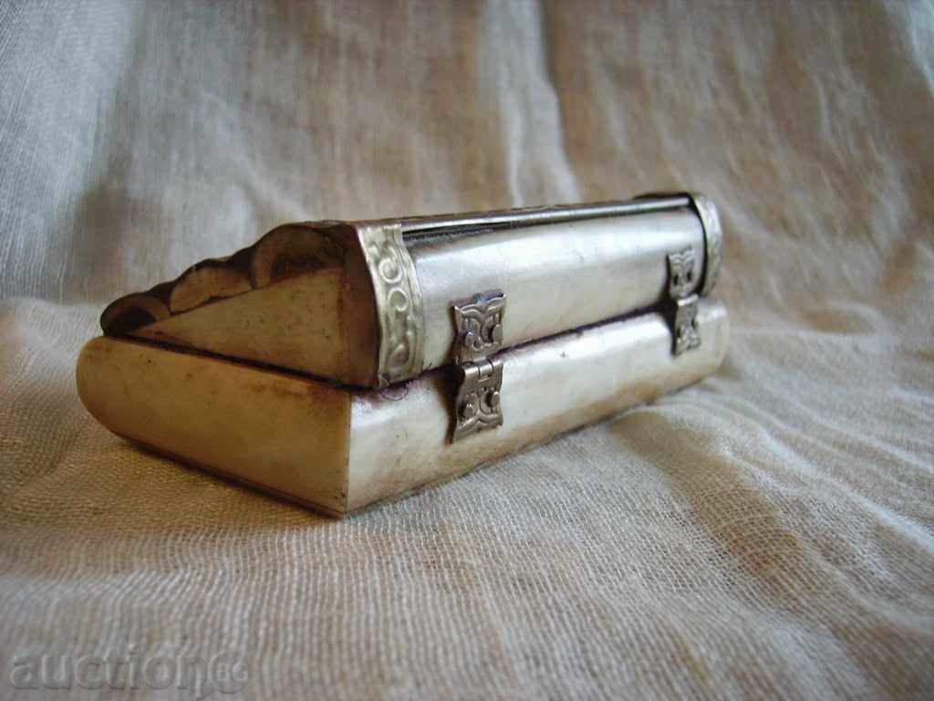 Delivery of I sell a box of ivory jewelry Delivery of I sell a box of ivory jewelry