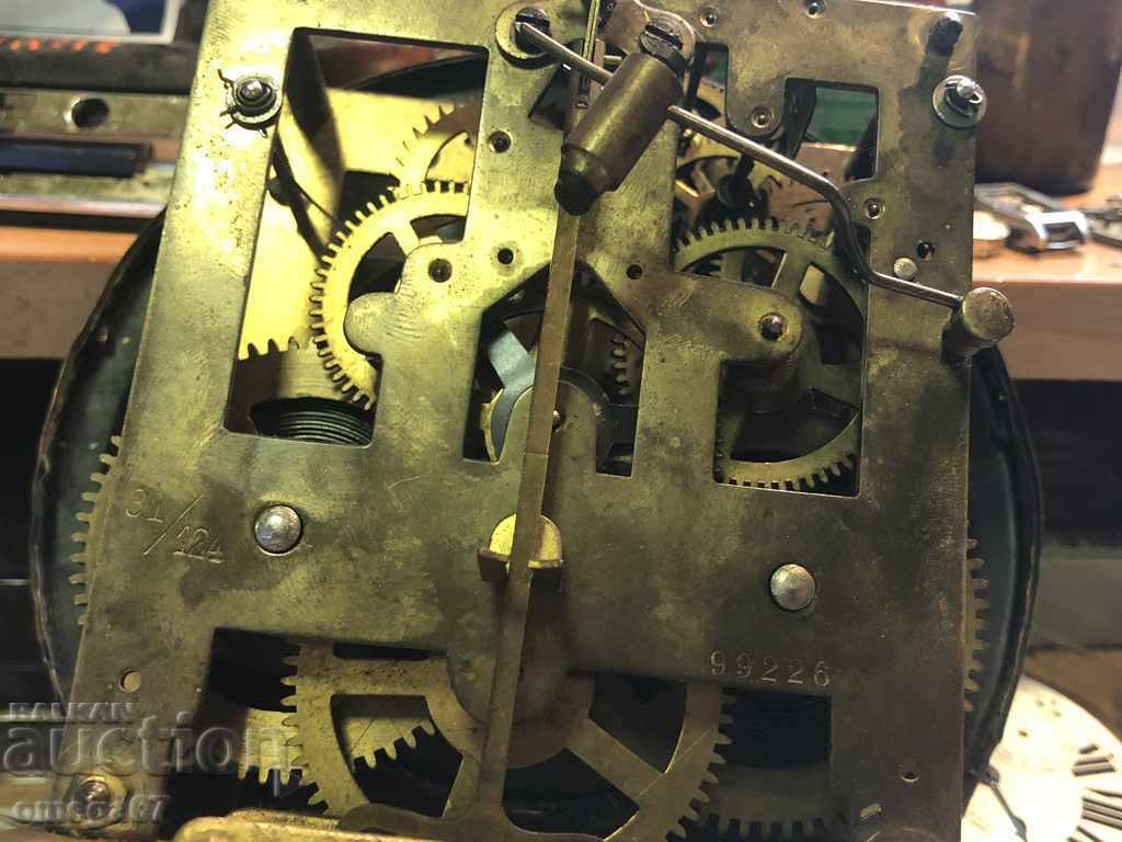 Auction Wall clock / Switzerland Auction Wall clock / Switzerland