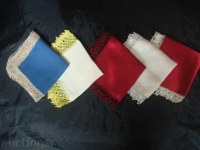 Кърпички с плетена на една кука  дантела с разм.20х20см.